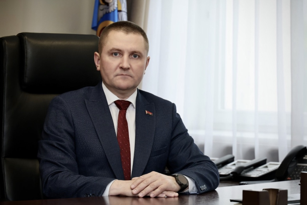 директор